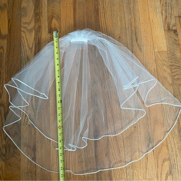 Communion or Flower Girl Dress (Off White) Girls Size 10 with veil and tiara - Picture 14 of 16